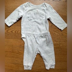 Baby gap gender neutral body suit with pants